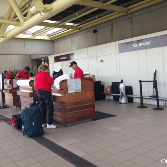 Southwest Airlines Curb Side Orlando International Airport 4 tips