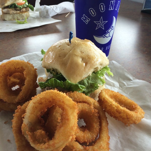 Photo taken at Moonie&#39;s Burger House - Anderson Mill by Jody G. on 4/18/2015