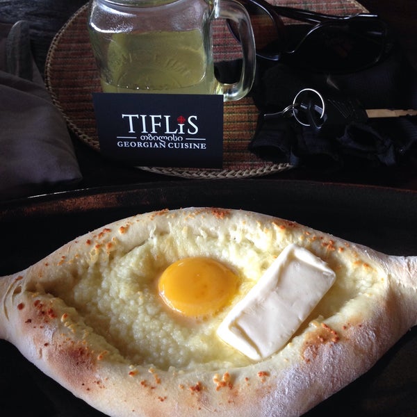 Foto tomada en Tiflis Georgian Restaurant  por Maxon P. el 7/10/2015
