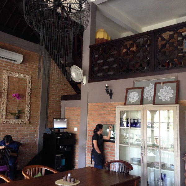 7/10/2015 tarihinde Maxon P.ziyaretçi tarafından Tiflis Georgian Restaurant'de çekilen fotoğraf