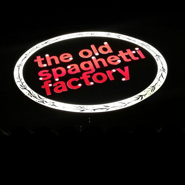 Foto diambil di The Old Spaghetti Factory oleh Eugene B. pada 2/24/2013