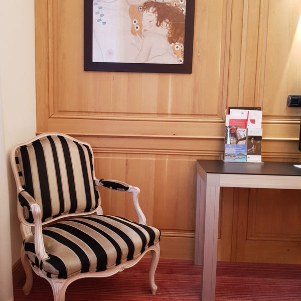 Das Foto wurde bei Hôtel de Bourgtheroulde (Autograph Collection) von Vincent am 12/27/2017 aufgenommen