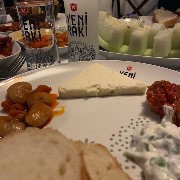 10/12/2018 tarihinde Elif A.ziyaretçi tarafından Degüstasyon Restaurant'de çekilen fotoğraf