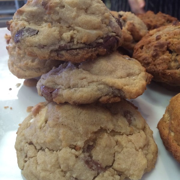 The triple chocolate chunkers are crack. Good for breakfast pastries and coffee, too. A must hit for all Brooklyners!