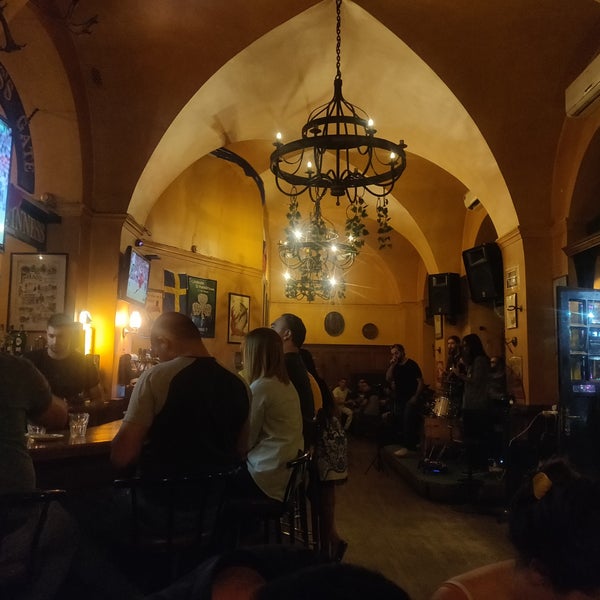 Photo taken at Finnegan&#39;s Irish Pub by Siavash M. on 8/28/2019