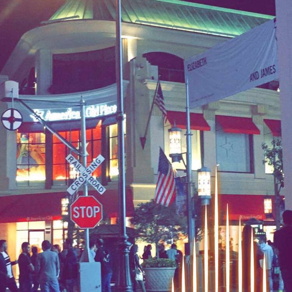Photo taken at The Grove by Hadi Alsu on 9/4/2016