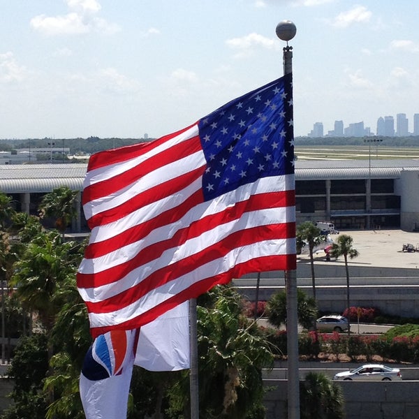 Foto tirada no(a) Tampa International Airport (TPA) por Lisa Rae em 5/10/2013