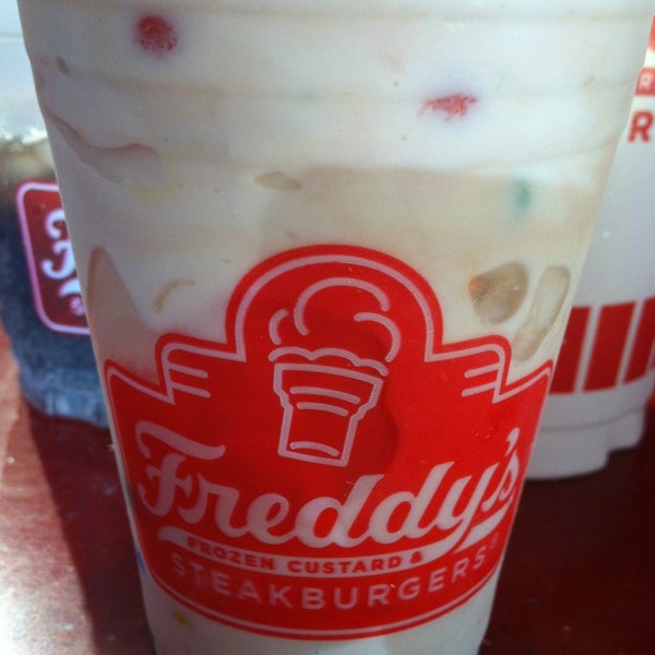 8/9/2014にMike H.がFreddy&#39;s Frozen Custardで撮った写真