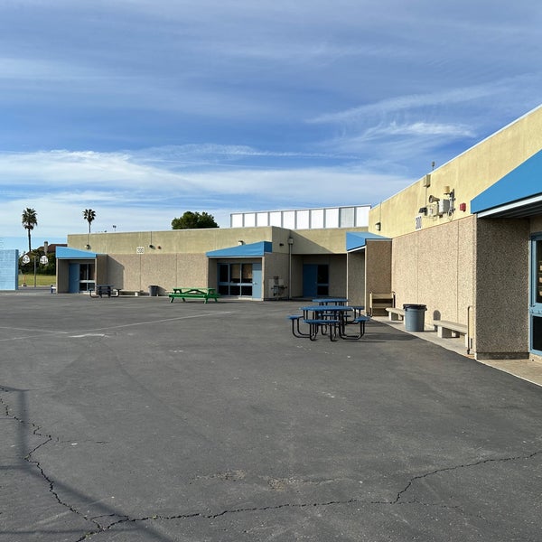 Flora Vista Elementary School Elementary School