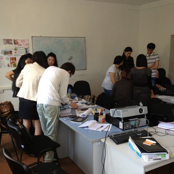 Колл центр шымкента. Колл центр шымкента. Колл центр. 558 оператор бишкек. Оснащение колл центра в поликлинике.