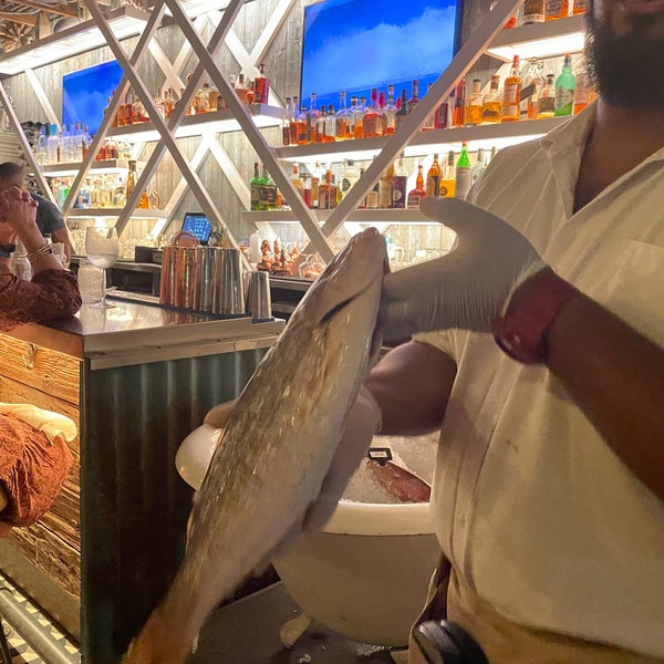 Foto tirada no(a) Stiltsville Fish Bar por Y. Raquel L. em 10/2/2021