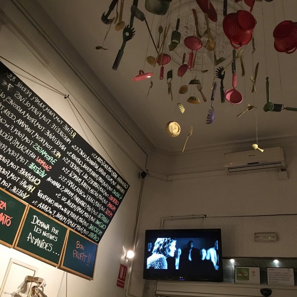 11/18/2015 tarihinde Andrea Š.ziyaretçi tarafından Messié Pizza'de çekilen fotoğraf