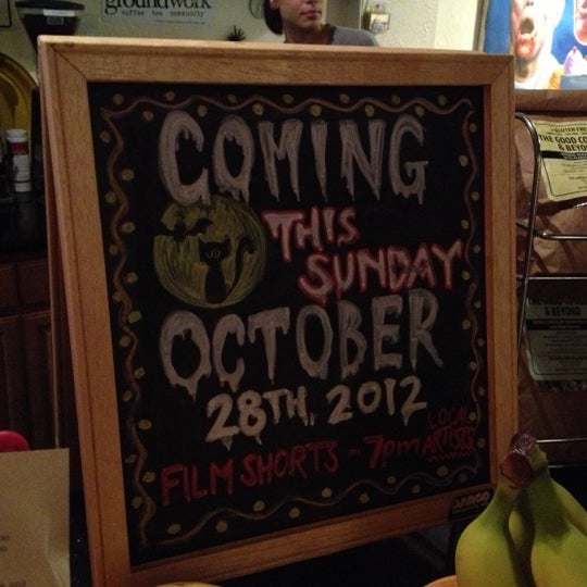 10/29/2012 tarihinde Anthony D.ziyaretçi tarafından Jumpcut Cafe'de çekilen fotoğraf