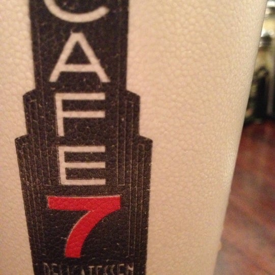 Foto diambil di Cafe 7 oleh Cameron S. pada 12/15/2012