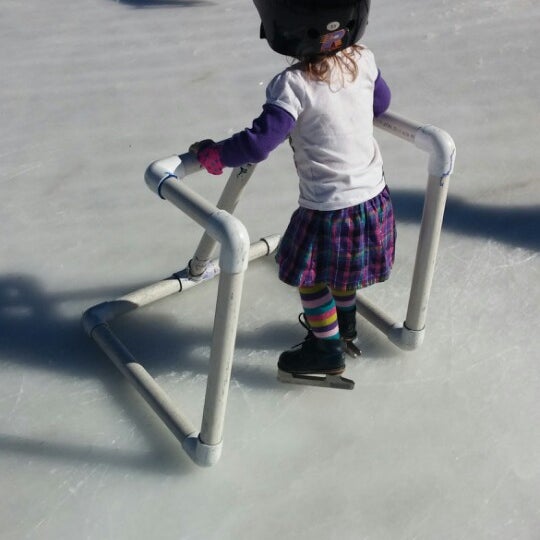 1/20/2014 tarihinde melody m.ziyaretçi tarafından Woodland Hills Ice'de çekilen fotoğraf