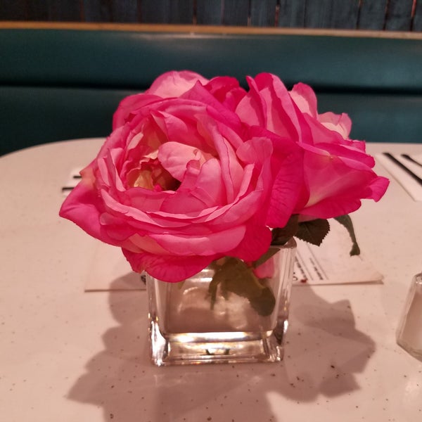 Tooties on Lowry Burger Joint in Cleveland