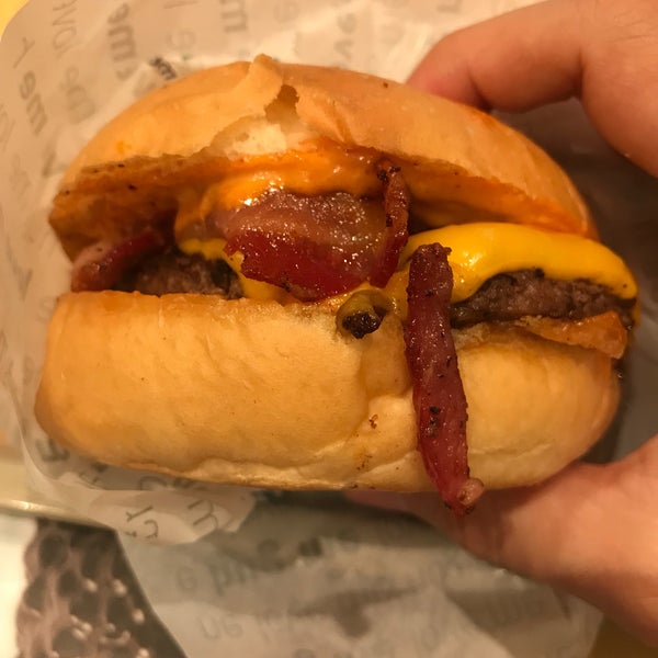 Zhoei Burger