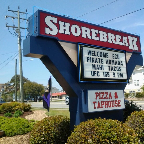 Снимок сделан в ShoreBreak Pizza &amp; Taphouse пользователем Scott J. 4/27/2013