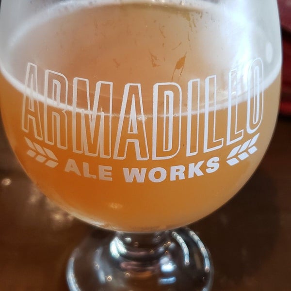 Foto diambil di Armadillo Ale Works oleh David L. pada 6/27/2019