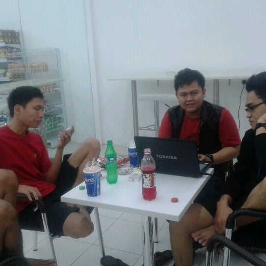 Рива бистро ижевск. Тц сити ижевск riva bistro. Бистро riva. Бистро рива. Бистро рива.