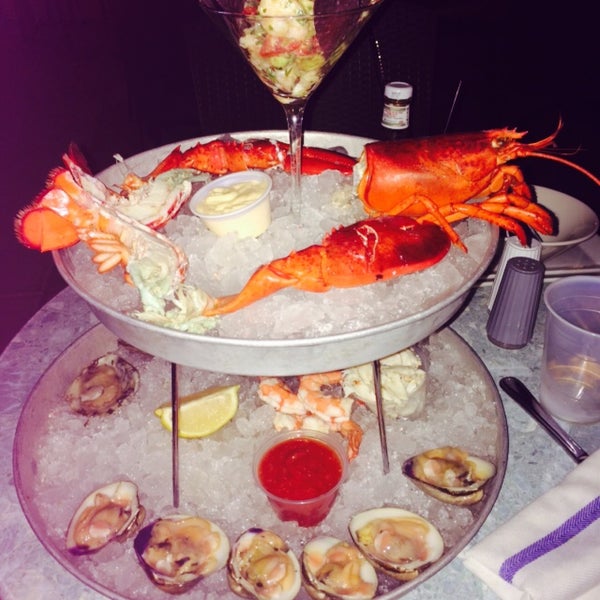 Foto scattata a Harry&#39;s Oyster Bar &amp; Seafood da Isabela R. il 9/26/2015