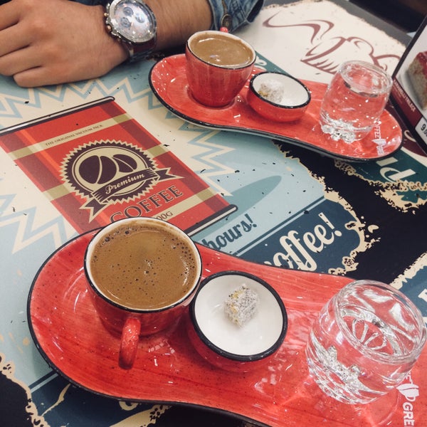 Foto diambil di Coffee Green oleh Aybüke A. pada 10/13/2018