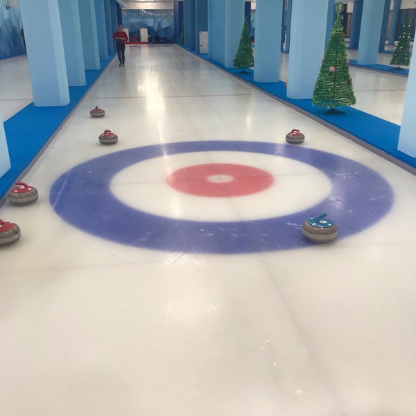 11/29/2018 tarihinde Anastasia M.ziyaretçi tarafından Moscow Curling Club'de çekilen fotoğraf