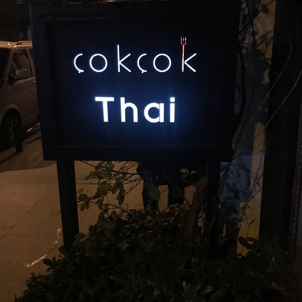 Photo taken at Çok Çok Thai by Navarat Tomi L. on 12/8/2018