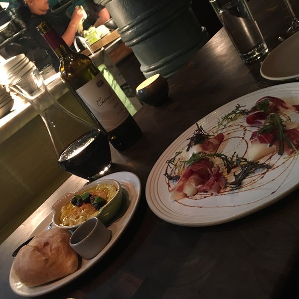 9/29/2018 tarihinde Charles J.ziyaretçi tarafından Chefs Club by Food &amp; Wine NY'de çekilen fotoğraf