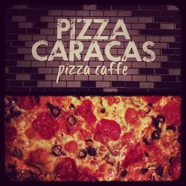 2/25/2013 tarihinde Carmenluisa C.ziyaretçi tarafından Pizza Caracas. Pizza-Caffe'de çekilen fotoğraf