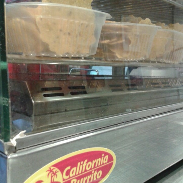 Das Foto wurde bei CBC California Burrito Co. von Nachito P. am 7/5/2013 aufgenommen