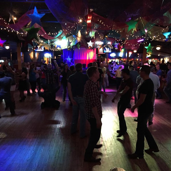 8/30/2015에 Joey Q.님이 Neon Boots Dancehall &amp; Saloon에서 찍은 사진