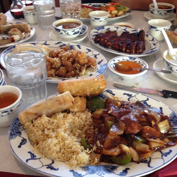 Photo taken at The Empress Seafood Restaurant by Ali W. on 11/28/2013