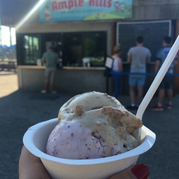 Tried the strawberries and cream and oatmeal cookie flavors...so good!