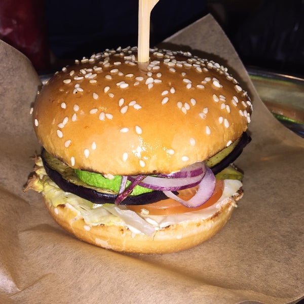 Foto scattata a Ketch Up Burgers da Mariyka P. il 1/30/2015