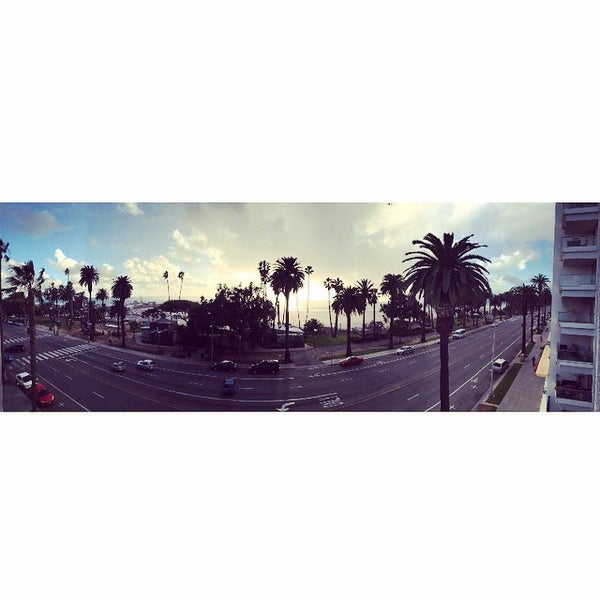 Photo taken at Ocean View Hotel by FANTASTIKARL on 12/13/2014