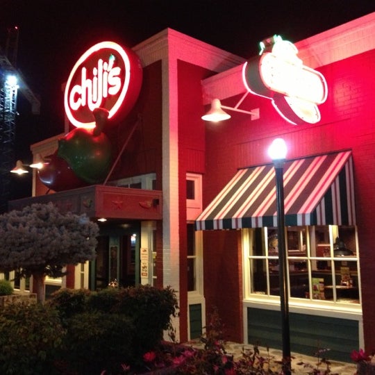 รูปภาพถ่ายที่ Chili&#39;s Grill &amp; Bar โดย John H. เมื่อ 11/2/2012