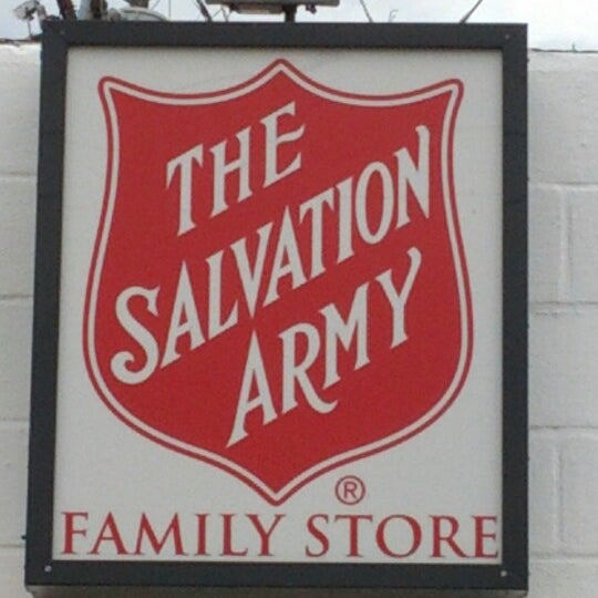 11/15/2012にCorey P.がThe Salvation Army Family Store &amp; Donation Centerで撮った写真
