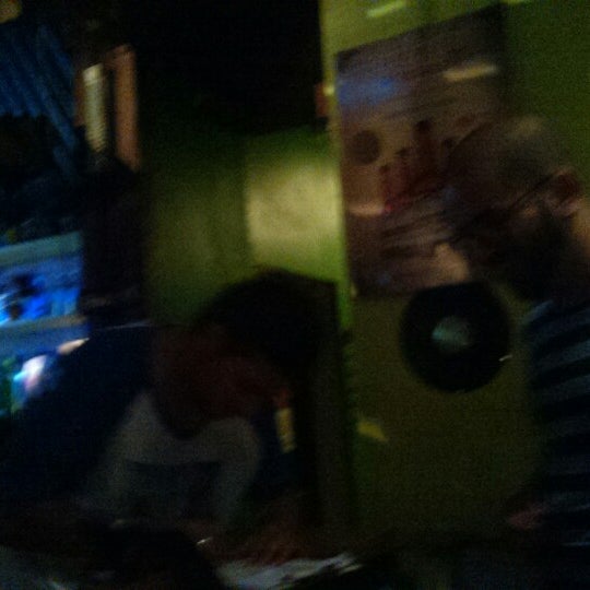 Foto tirada no(a) Tavarua Public Bar por daniel v. em 12/27/2014