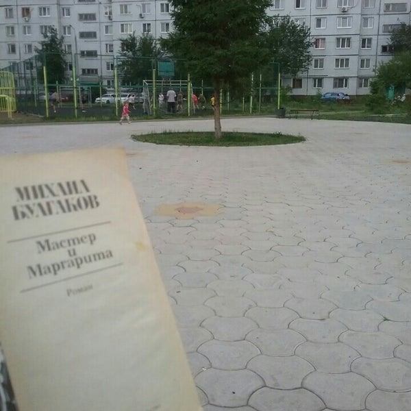 Ый двор. Дворы россии. Дворы и улицы санкт-петербурга. Петербургские дворы окраины. Строительный двор.