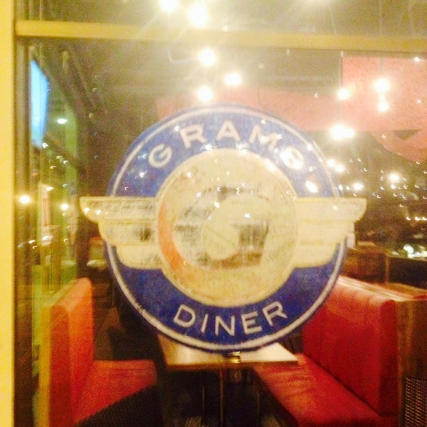 10/6/2013 tarihinde Gener S.ziyaretçi tarafından GRAMS Diner'de çekilen fotoğraf