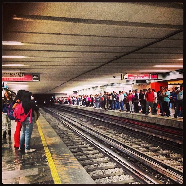 Metro Balderas (Líneas 1 y 3) - Estación de metro