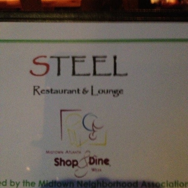 Foto scattata a Steel Restaurant &amp; Lounge da Crystal J. il 4/28/2013