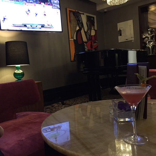 Foto diambil di Kings Court Hotel oleh Katerina pada 5/10/2015
