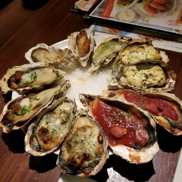 Photo taken at THE CAVE DE OYSTER TOKYO by たに店長 く. on 2/19/2021