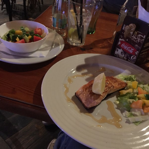 Nonstop restaurant. Nice service and food. Had grilled salmon and salad. Enjoyed that.