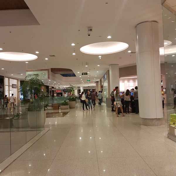 Photo taken at Parque Shopping Maceió by Deriky P. on 7/8/2018