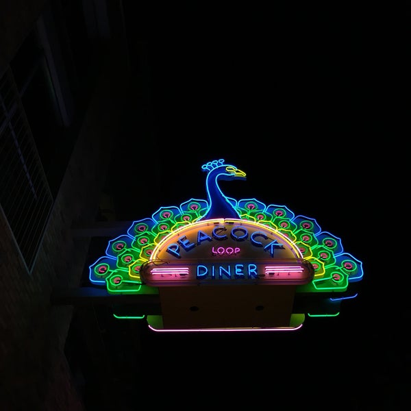 Foto tirada no(a) The Peacock Loop Diner por Keren G. em 10/9/2016