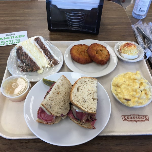 Photo taken at Shapiro&#39;s Delicatessen by Keren G. on 6/12/2020