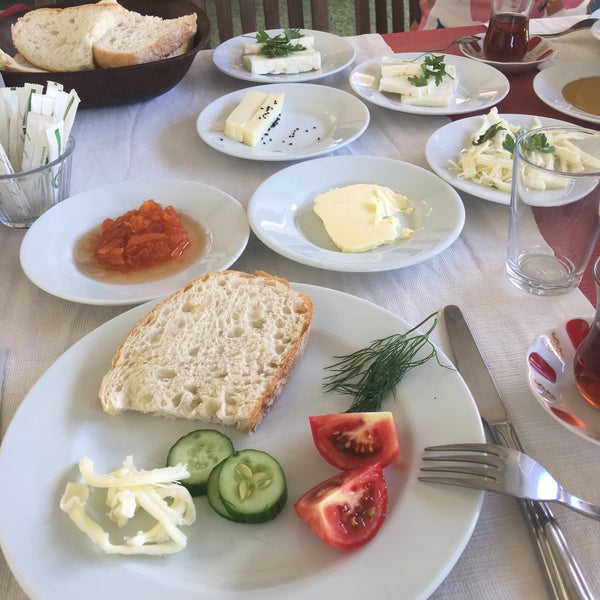 7/5/2017에 Ecem V.님이 Markabahçe Et &amp; Mangal Kahvaltı에서 찍은 사진